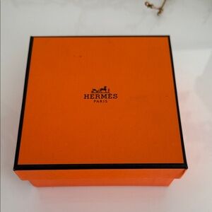 Hermès Signature Orange Gift Box